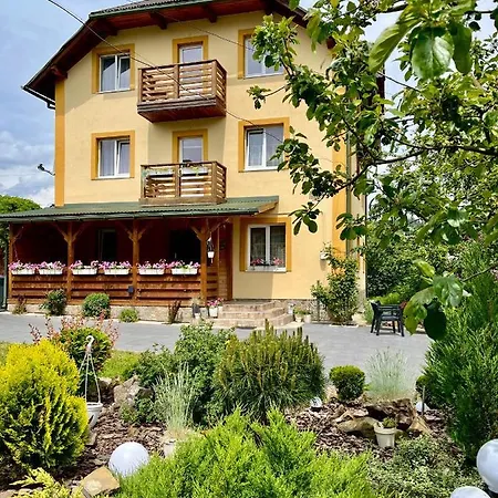 ніч над карпатами בית הארחה *